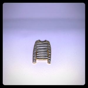 Chic sweater pin